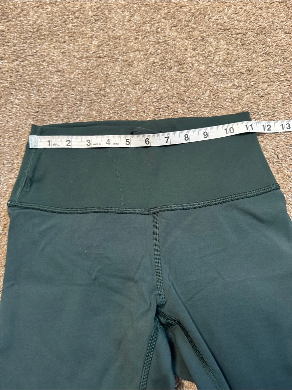 LuLuLemon Dark Green Wunder Under Leggings SZ 6 mid rise multi pocket athletic